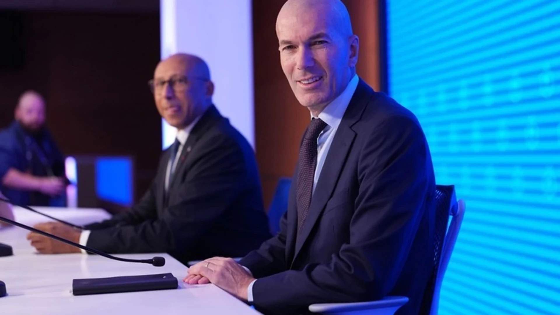 Zinedine Zidane emërohet trajner i Francës