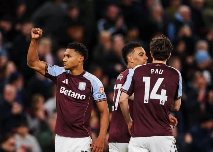 VAR-i në qendër të dramës, Tottenham 2:3 Aston Villa