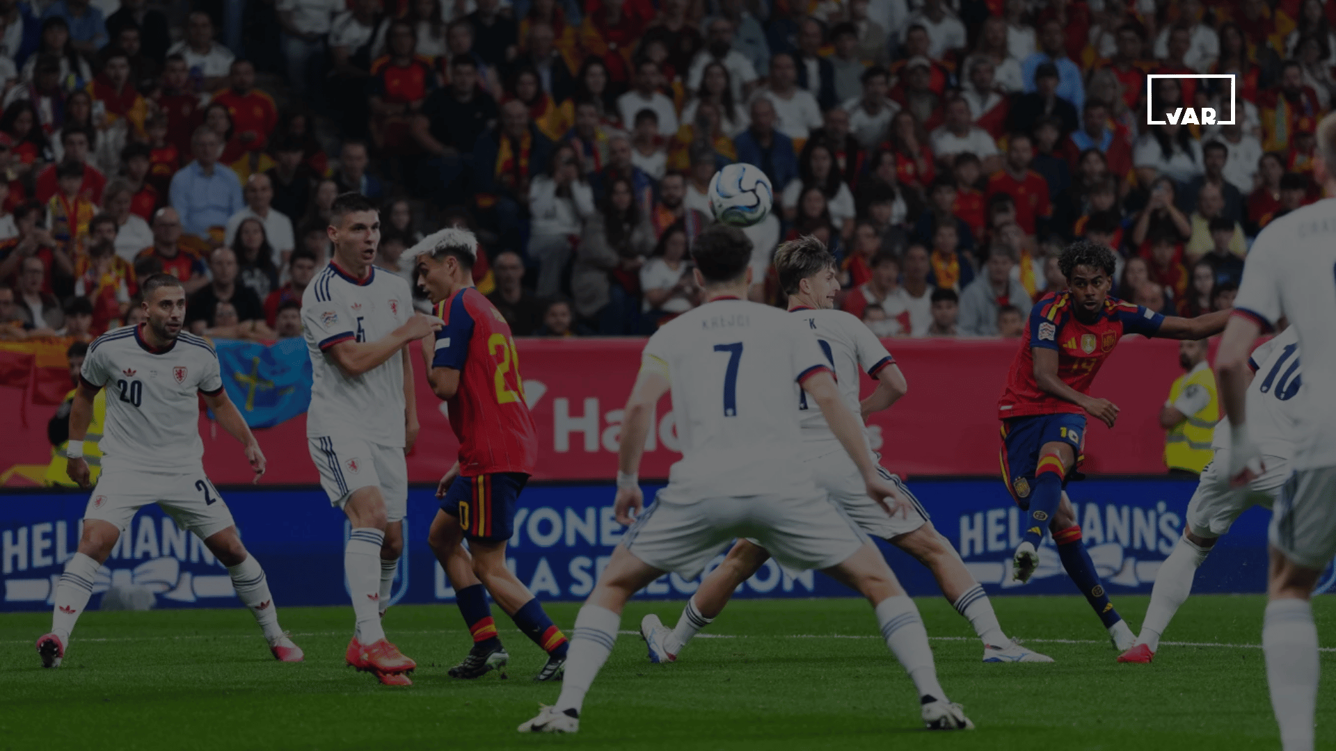 Supergol i Yamalit në fitoren e Spanjës