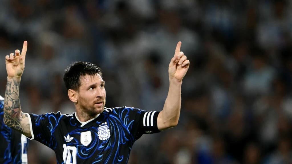 Nga stoli te goli, Messi bën diferencën