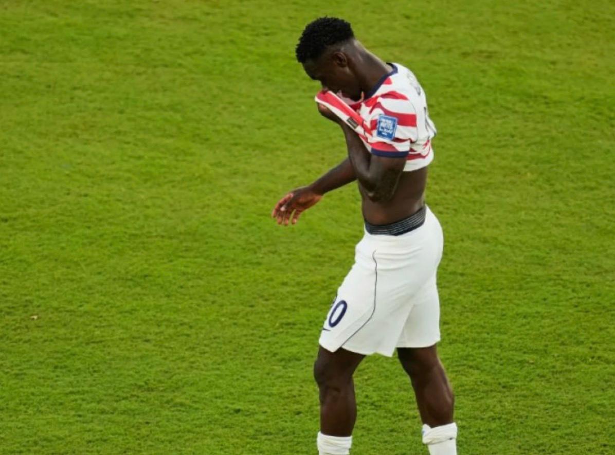 Shtëpia e Bardhë kontaktoi FIFA-n për të kërkuar rishikimin e kartonit të kuq të lojtarit amerikan