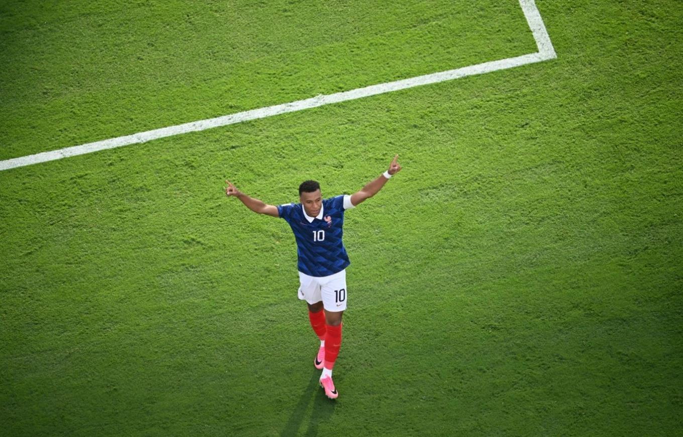 Mbappe flet për çfarë mund të bëj Messi dhe se çfarë dëshiron të fitoj për vete